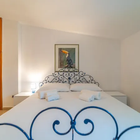 Brorent Domo De Aurora Aparthotel