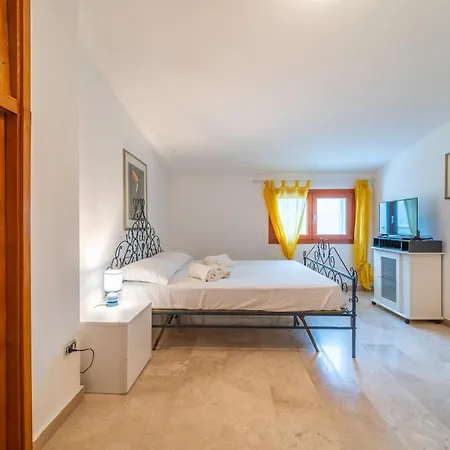 Brorent Domo De Aurora Aparthotel *